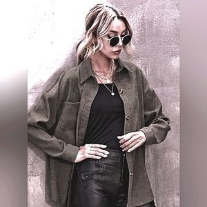 🍁Oversized/slouchy long sleeve button up shirt (women's large)